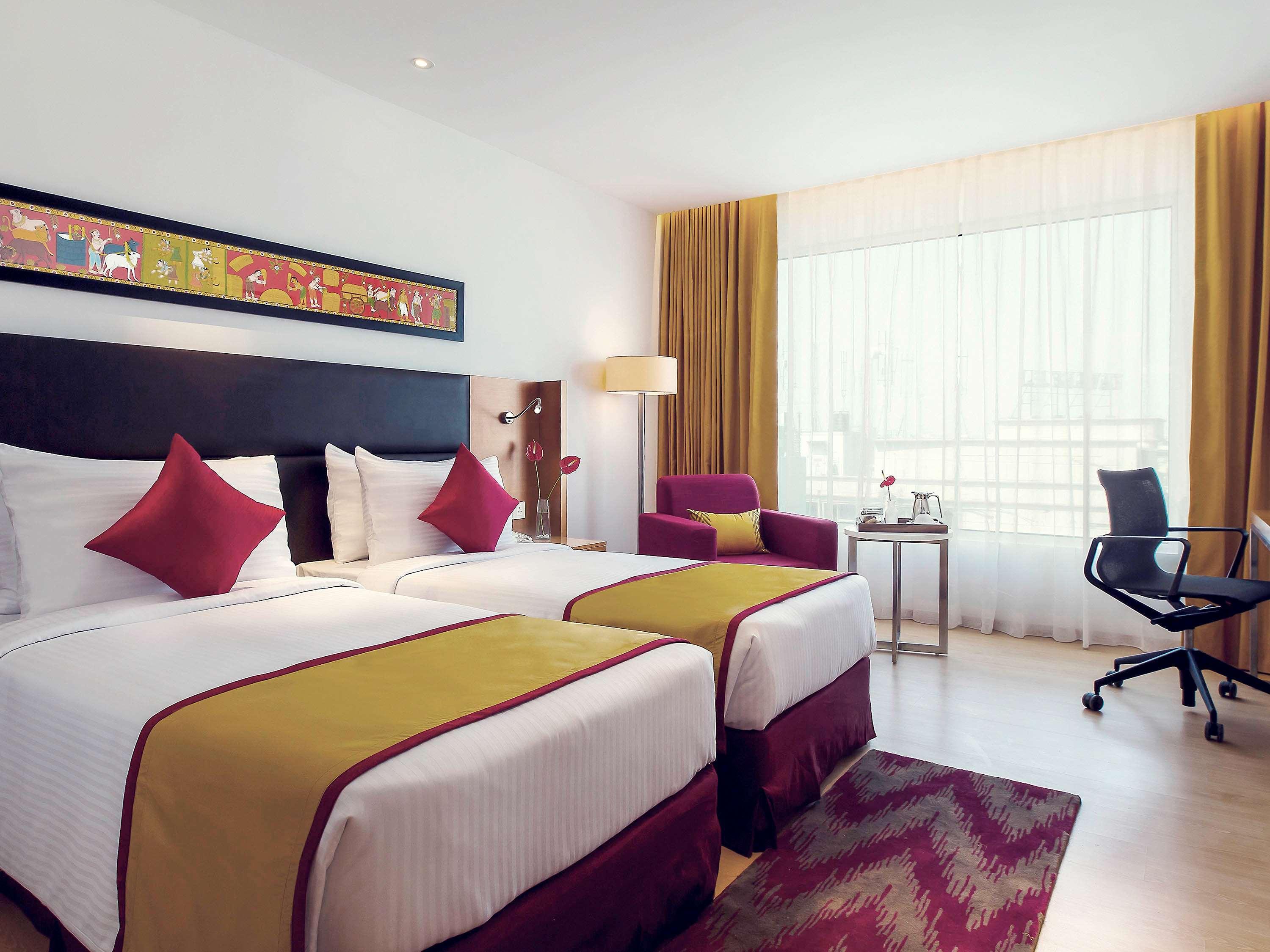 Mercure Hyderabad Kcp Banjara Hills, An Accor Hotel Esterno foto A room at the hotel