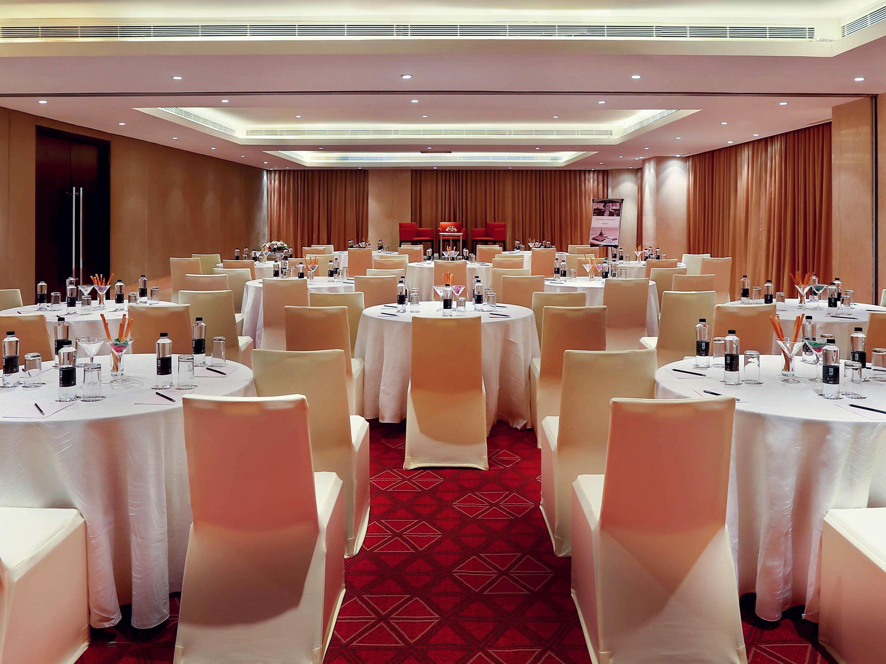 Mercure Hyderabad Kcp Banjara Hills, An Accor Hotel Esterno foto Meeting room